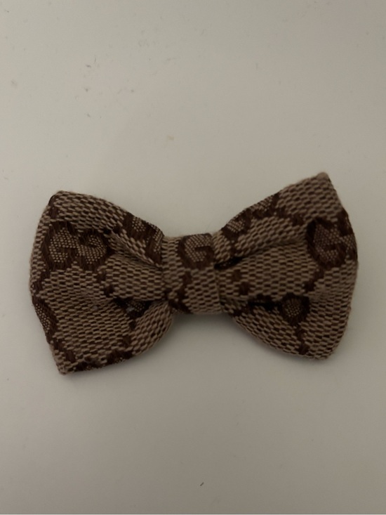 Gucci Bow Tie small hair clip